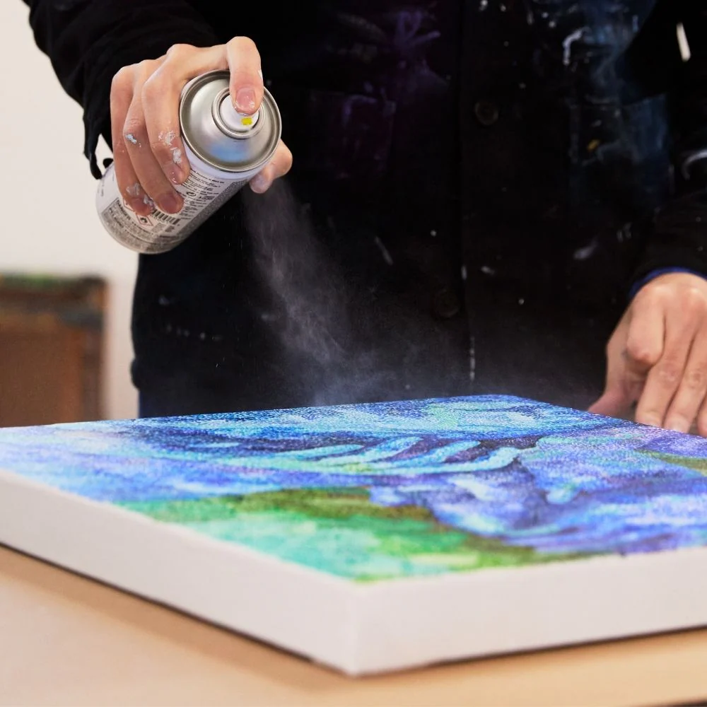 Professional Gloss Varnish Spray - Image 3