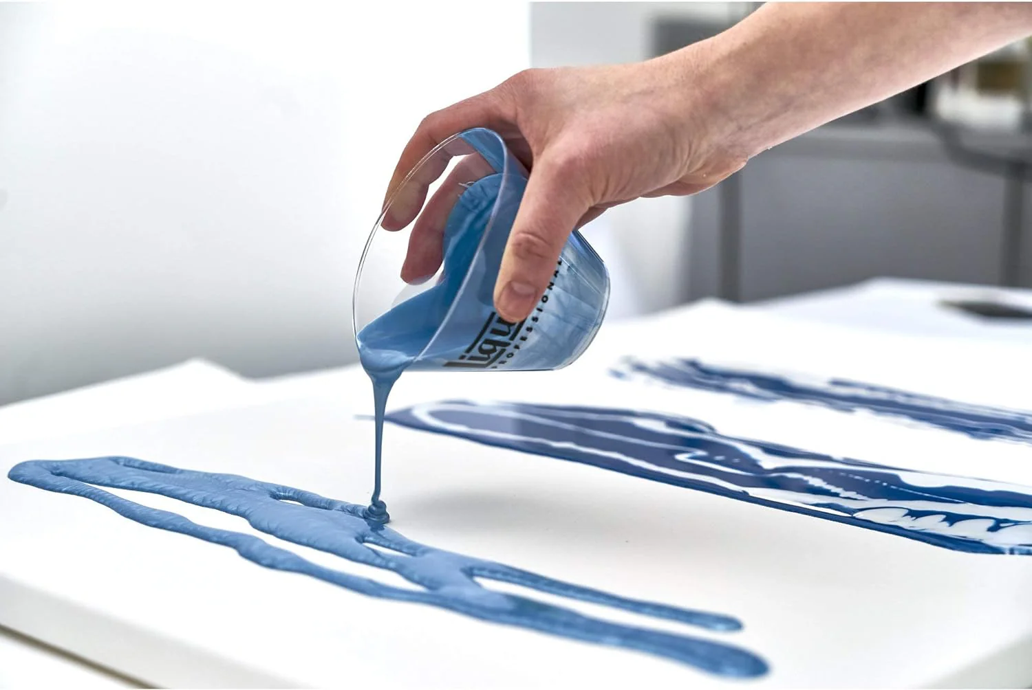 Professional Gloss Pouring Effect - Image 9